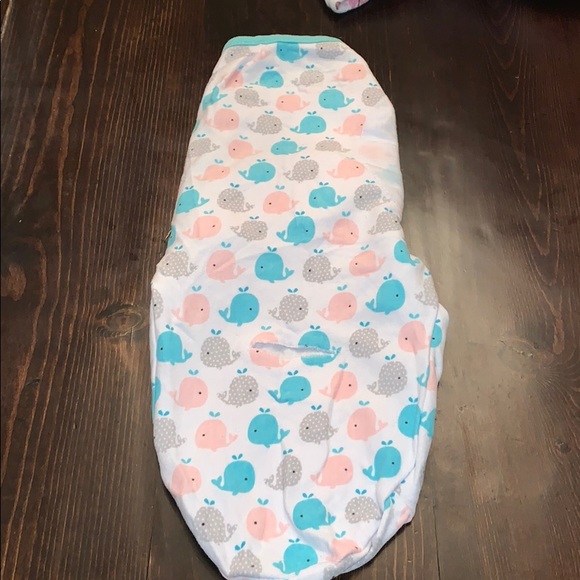 Velcro infant swaddle!!! - Picture 6 of 7